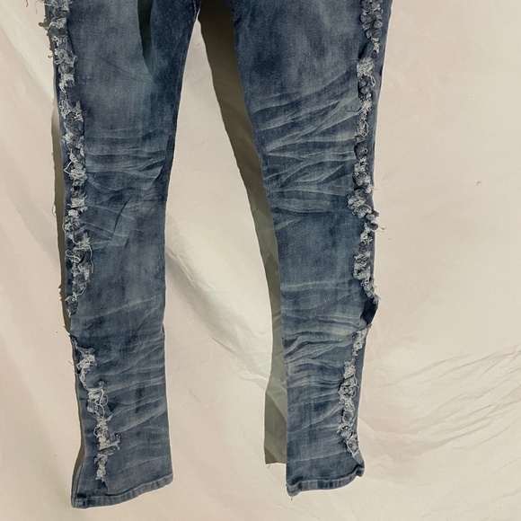 Distressed skinny jeans - Picture 4 of 5